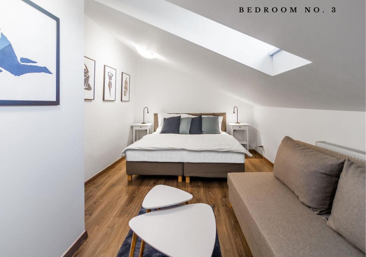The Bookhouse, 5-Bedroom Residence By Prague Castle Bagian luar foto